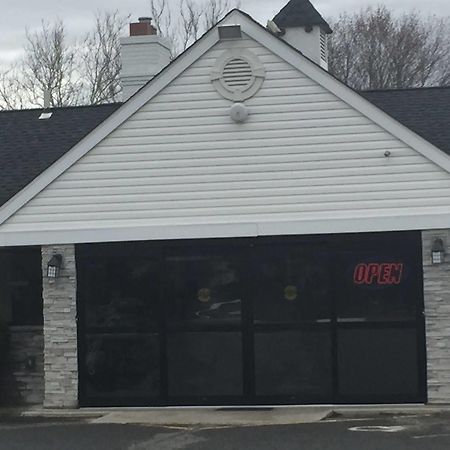 Track & Turf Motel Mount Laurel Exterior photo